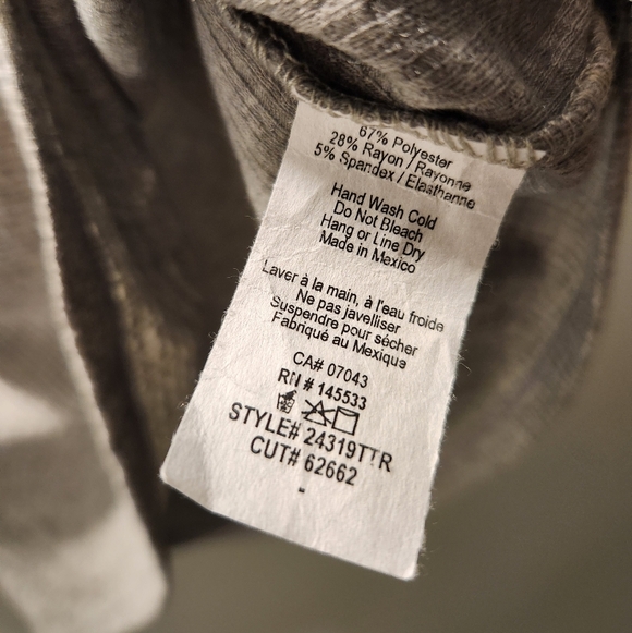 NWT- W5 Size M, Grey Top, Business Casual, Formal, Women, Women Owned Business - Picture 6 of 6